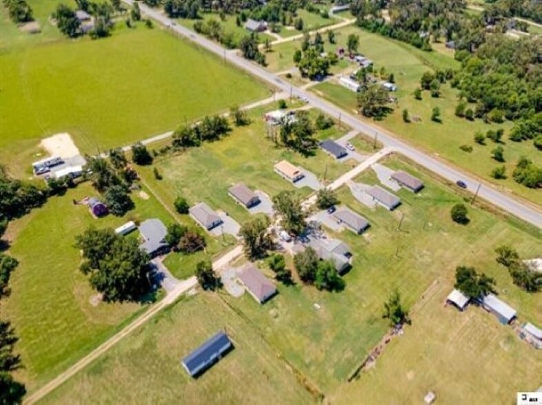 24 Steep Dr. portefeuille de 1 propriétés à vendre sur LoopNet.ca - Photo du bâtiment - Image 1 de 5