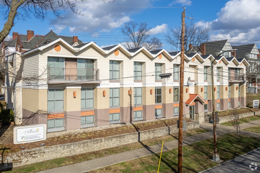 2181 Victory Pky, Cincinnati, OH for lease - Building Photo - Image 3 of 14