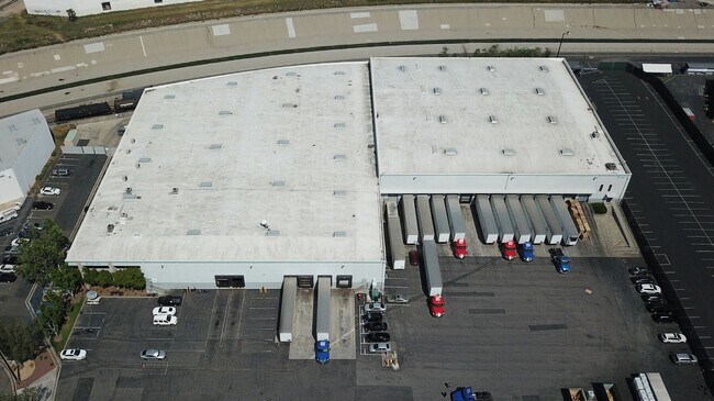 Plus de détails pour 13930-13950 Mica St, Santa Fe Springs, CA - Industriel à louer