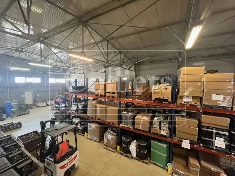 Office in Vitrolles for lease - Interior Photo - Image 1 of 10