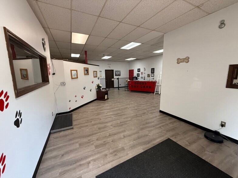 323 N Mathewson St, Wichita, KS à vendre - Photo du bâtiment - Image 2 de 7