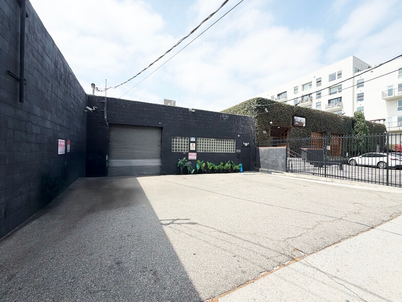 6610 Lexington Ave, Los Angeles, CA à louer - Photo du bâtiment - Image 2 de 14