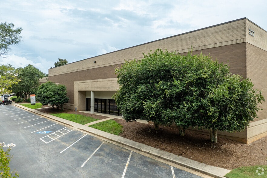 322 Thornton Rd, Lithia Springs, GA for lease - Building Photo - Image 2 of 5