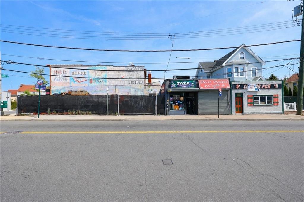 1065-1071 Post Avenue portfolio of 2 properties for sale on LoopNet.ca Primary Photo- Image 1 of 22