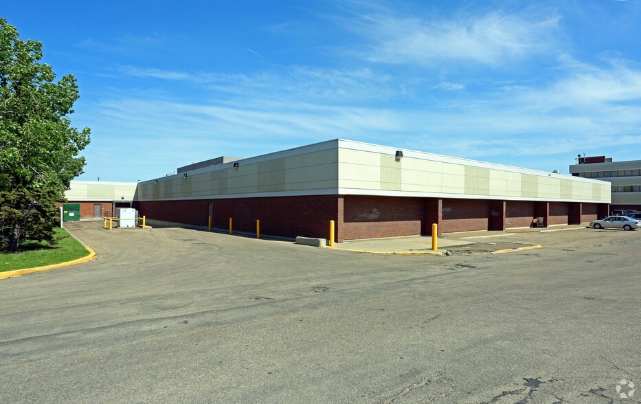 3699 Mill Woods Rd NW, Edmonton, AB for lease - Building Photo - Image 2 of 6