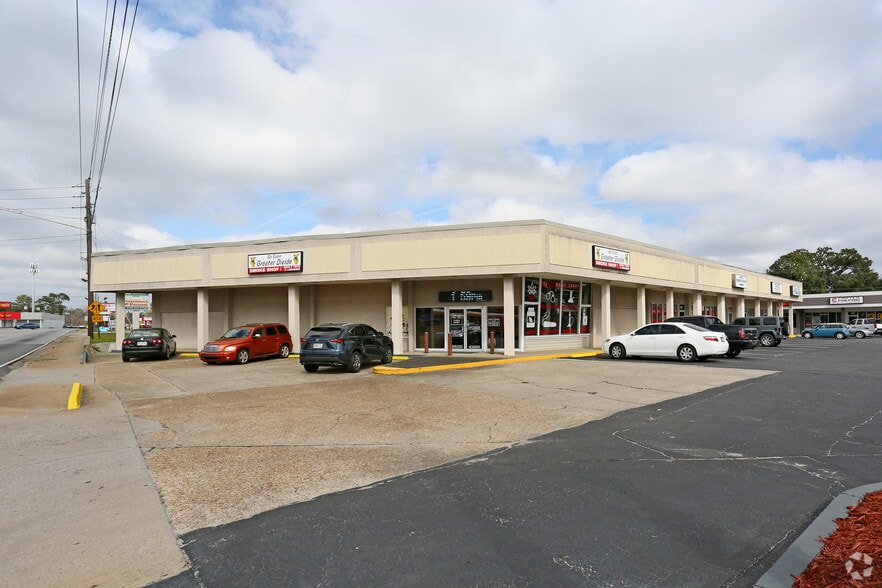 2027-2035 N Ashley St, Valdosta, GA for lease - Primary Photo - Image 1 of 8