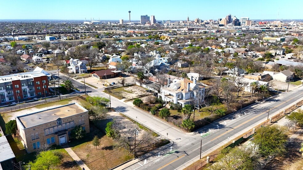 1302 Grayson st, San Antonio, TX à louer - Photo du bâtiment - Image 2 de 8