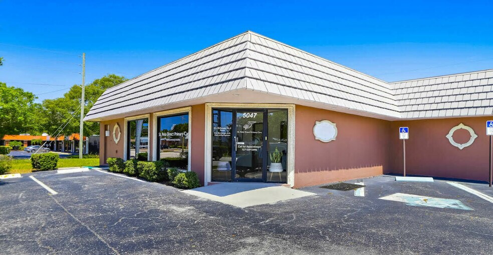 5023-5047 Central Ave, Saint Petersburg, FL à louer - Photo du bâtiment - Image 2 de 14