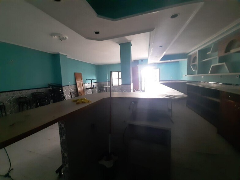 Commerce de détail dans Cáceres, Cáceres à vendre - Photo du bâtiment - Image 3 de 11