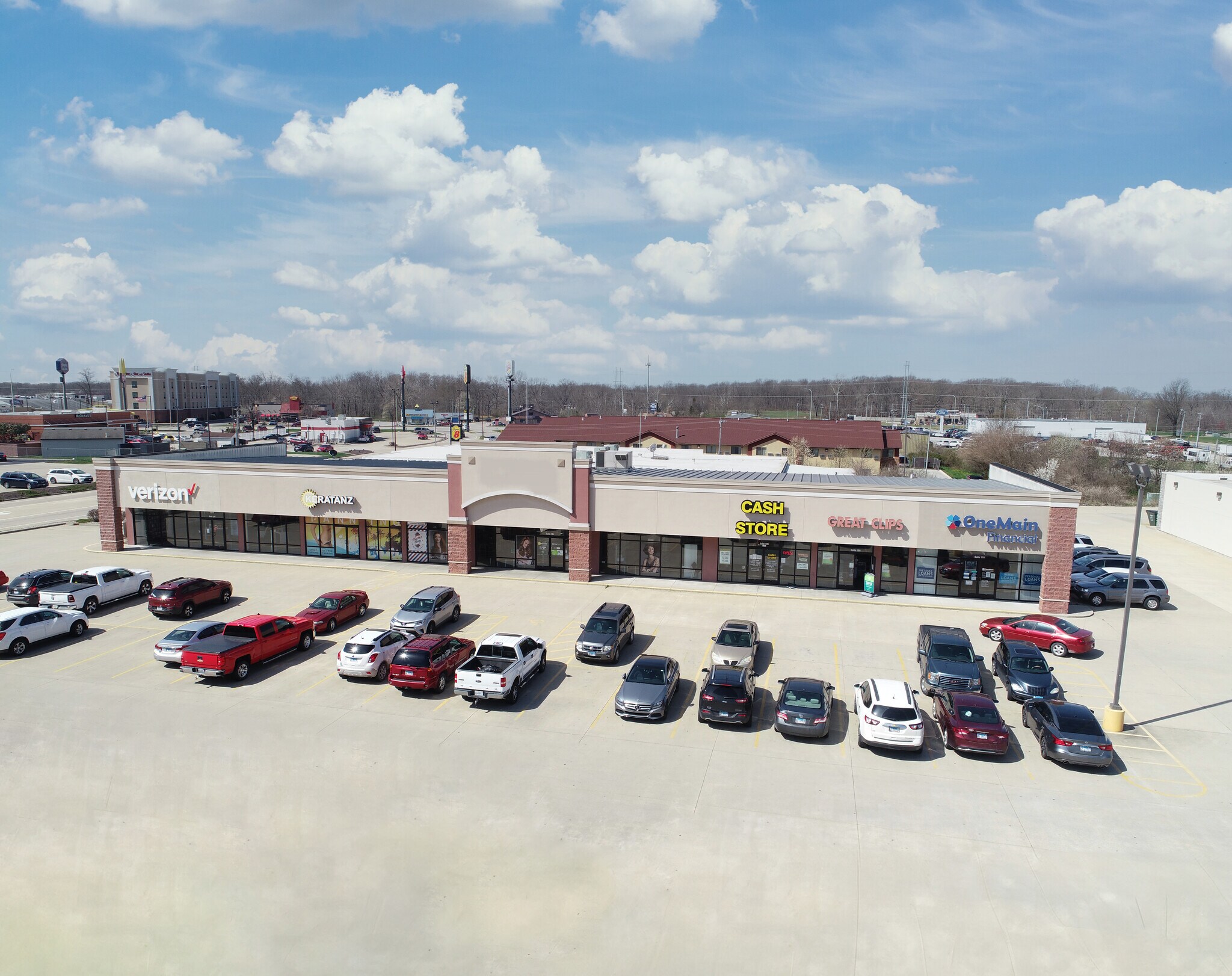 1304 Thelma Keller Ave, Effingham, IL à louer Photo principale- Image 1 de 14