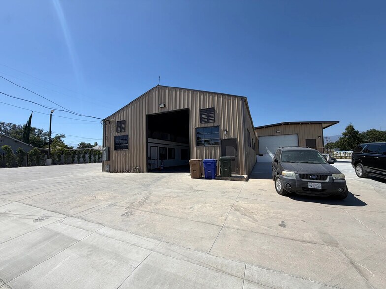 958 W Rialto Ave, San Bernardino, CA à louer - Photo du bâtiment - Image 2 de 5