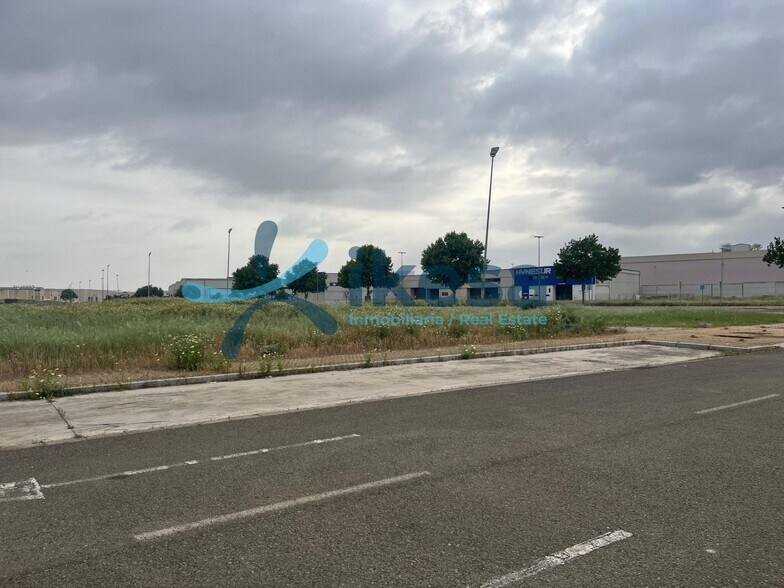 Land in Alcalá de Guadaíra, Sevilla for sale - Building Photo - Image 2 of 10