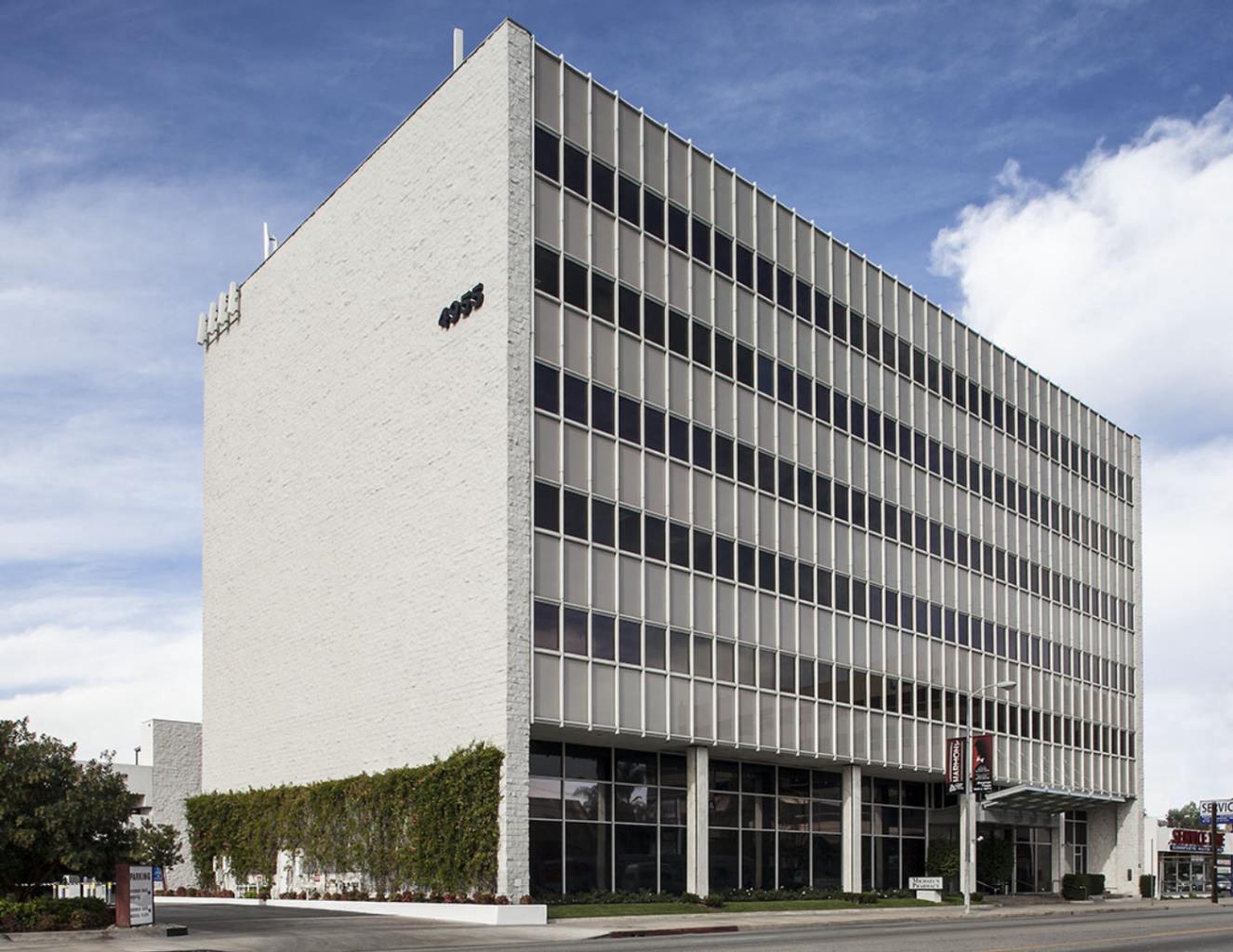 4955 Van Nuys Blvd, Sherman Oaks, CA for lease Building Photo- Image 1 of 6