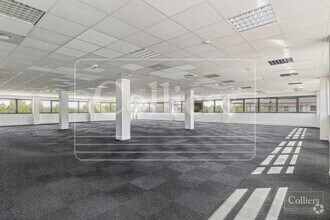 380 Avenue Archimède, Aix-en-Provence for lease Interior Photo- Image 1 of 2