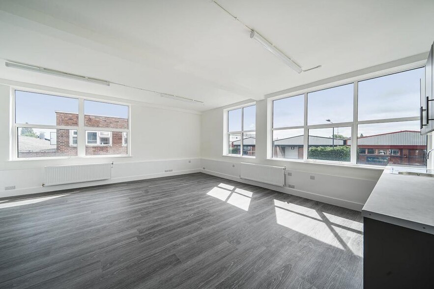 Carlisle Rd, London for lease - Building Photo - Image 3 of 12