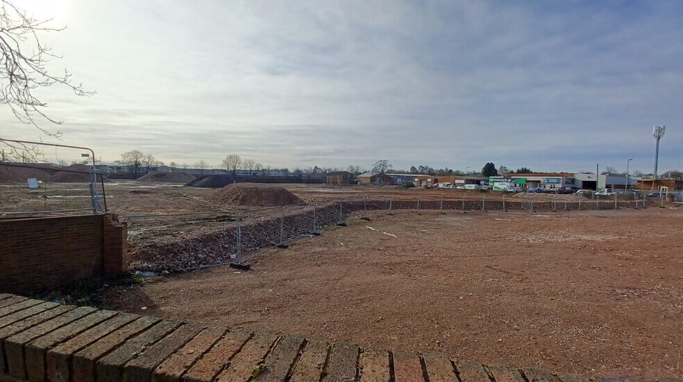 Trent Valley Rd, Lichfield à louer - Photo principale - Image 1 de 6