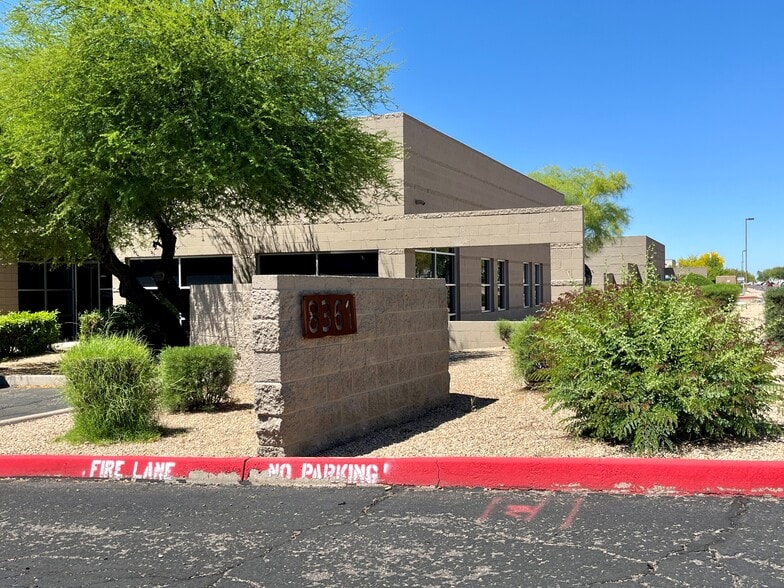 8361 E Evans Rd, Scottsdale, AZ for lease - Primary Photo - Image 1 of 9