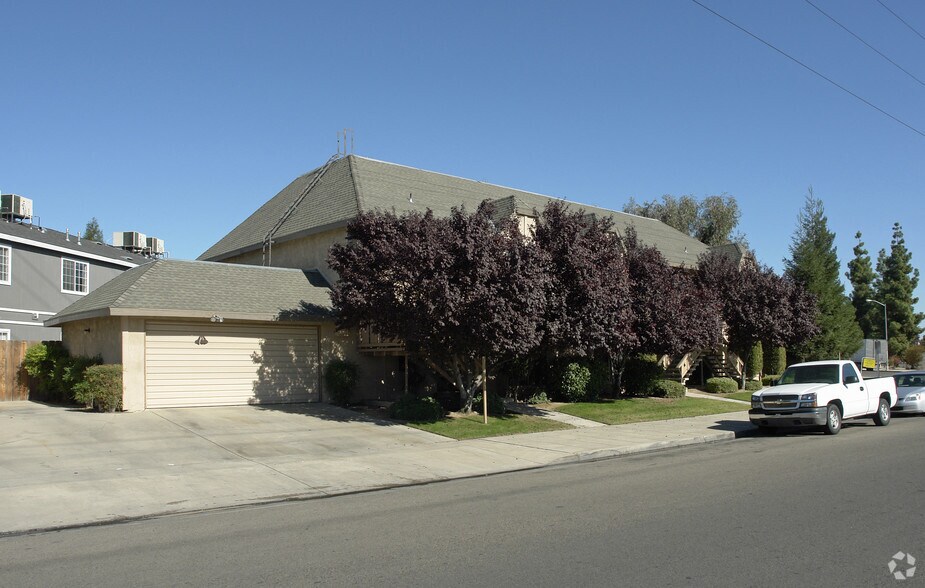 1550 W Swift Ave, Fresno, CA à vendre - Photo du bâtiment - Image 2 de 11