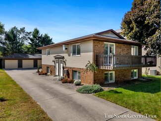 Plus de détails pour 108 Lafayette Ave, Grand Haven, MI - Spécialité à vendre