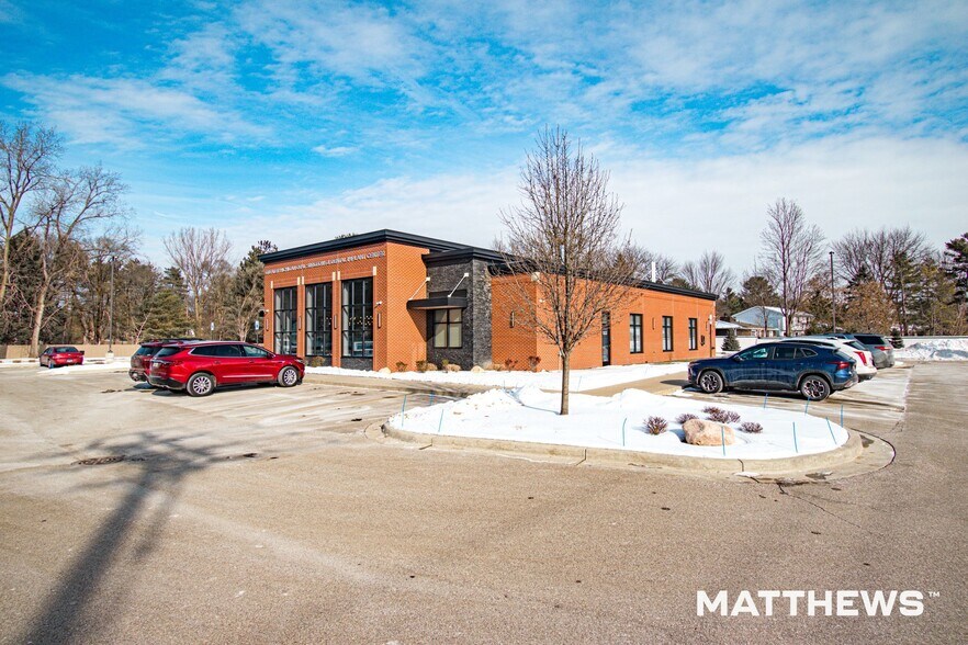 5220 Eastman Ave, Midland, MI à vendre - Photo du bâtiment - Image 2 de 4