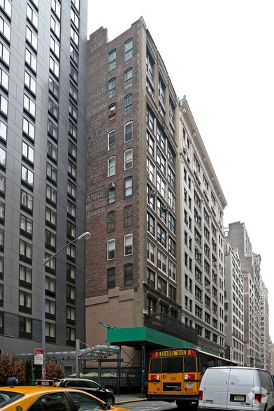 130-132 W 29th St, New York, NY for lease - Primary Photo - Image 1 of 3