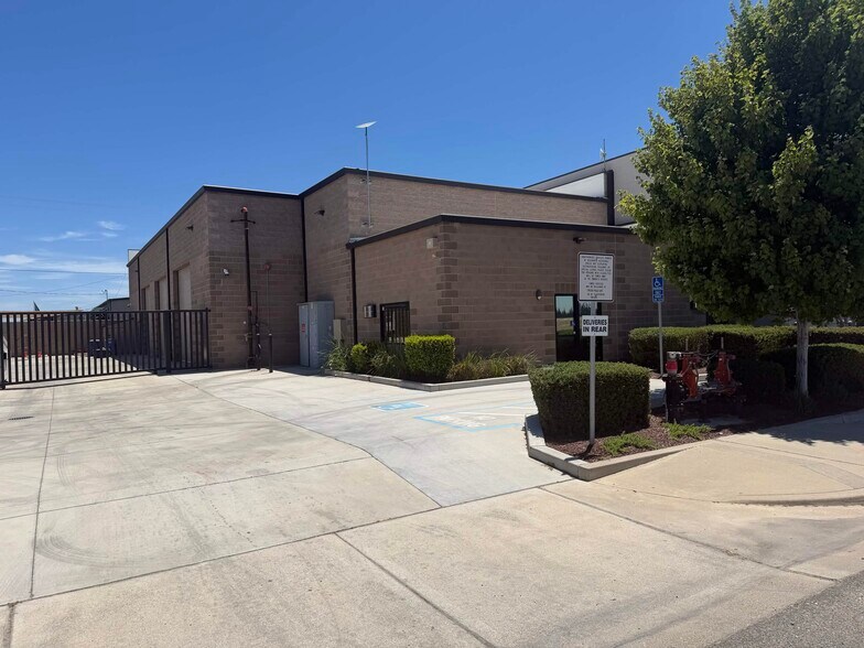 1700 Olympic Dr, Turlock, CA à louer - Photo du bâtiment - Image 2 de 5