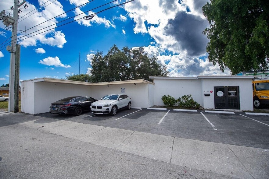 5738 Hallandale Beach Blvd, West Park, FL for sale - Building Photo - Image 1 of 18