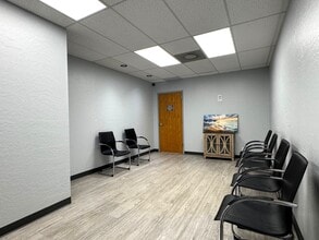 5600 N May Ave, Oklahoma City, OK for lease Interior Photo- Image 2 of 13