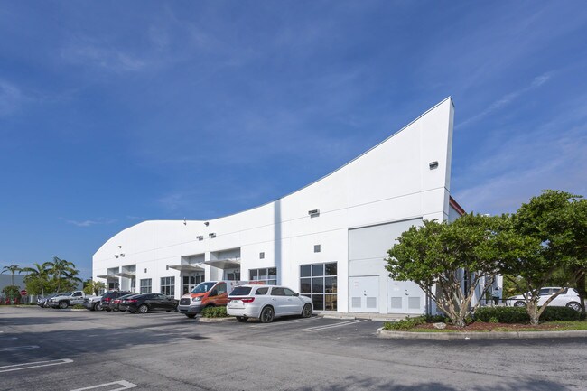 Plus de détails pour 1701 NW 112th Ave, Miami, FL - Commerce de détail à louer