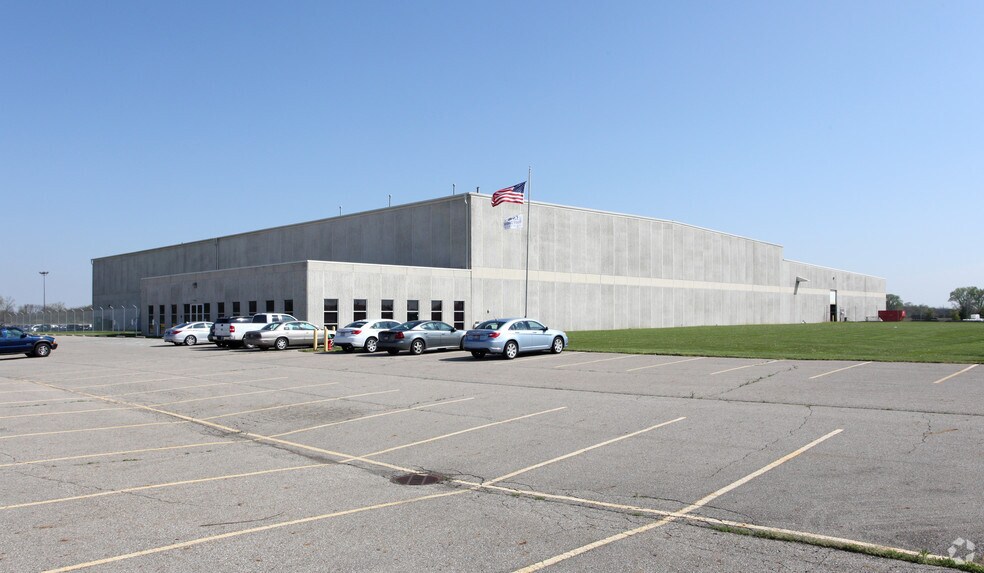 475 E High St, London, OH for sale - Building Photo - Image 2 of 4