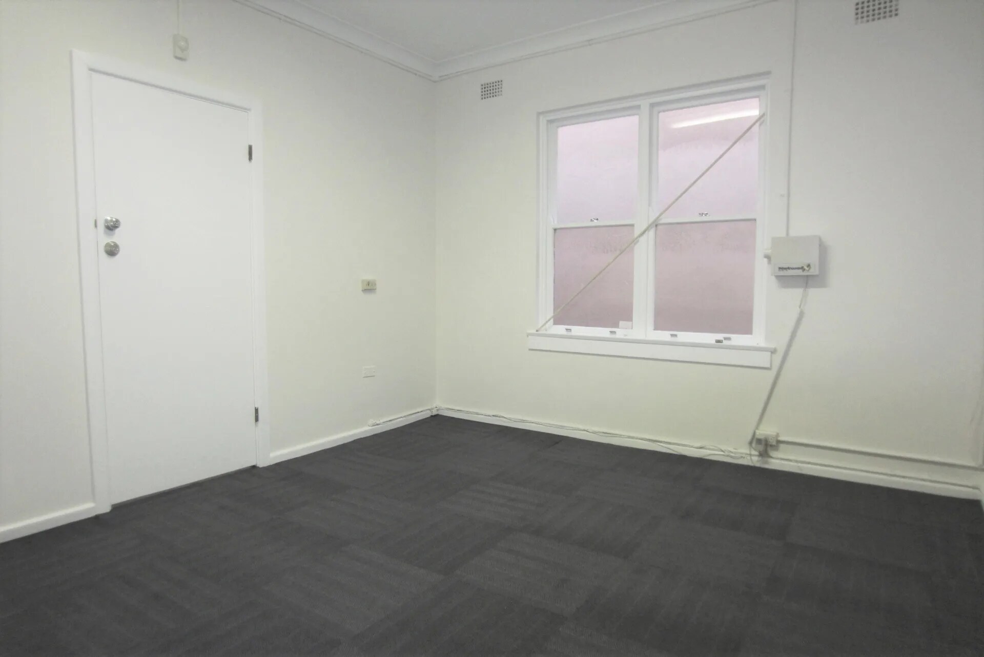 687 Pittwater Rd, Dee Why for lease Interior Photo- Image 1 of 4