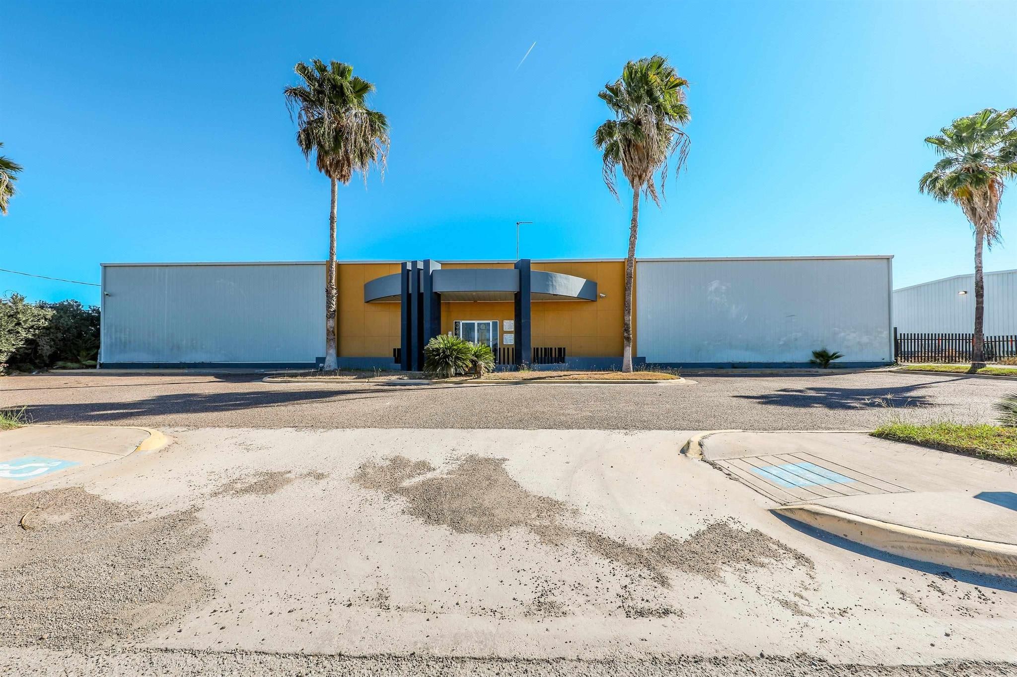 1641 World Trade Center Loop, Laredo, TX for lease Building Photo- Image 1 of 41