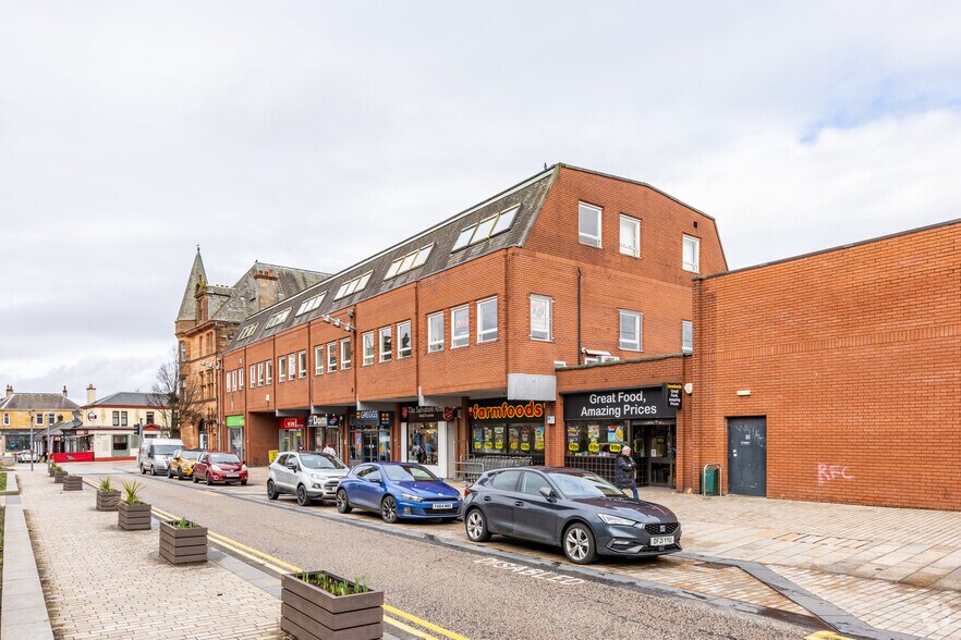 5-17 High St, Renfrew à vendre - Photo principale - Image 1 de 2