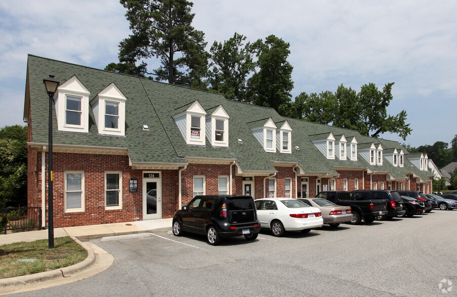 112-124 Salem Towne Ct, Apex, NC à louer - Photo principale - Image 1 de 3