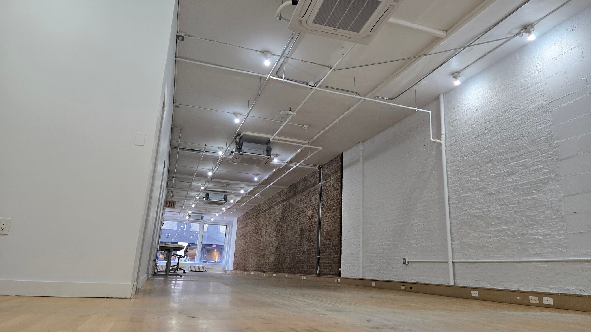 21 W 39th St, New York, NY for lease Interior Photo- Image 1 of 7