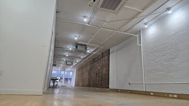 21 W 39th St, New York, NY for lease Interior Photo- Image 1 of 7