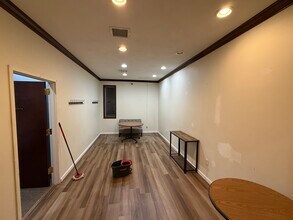 636 Old Liverpool Rd, Liverpool, NY à louer Photo du bâtiment- Image 1 de 11