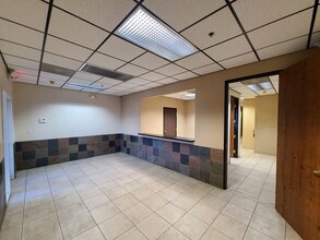2920 S Jones Blvd, Las Vegas, NV for lease Interior Photo- Image 1 of 5