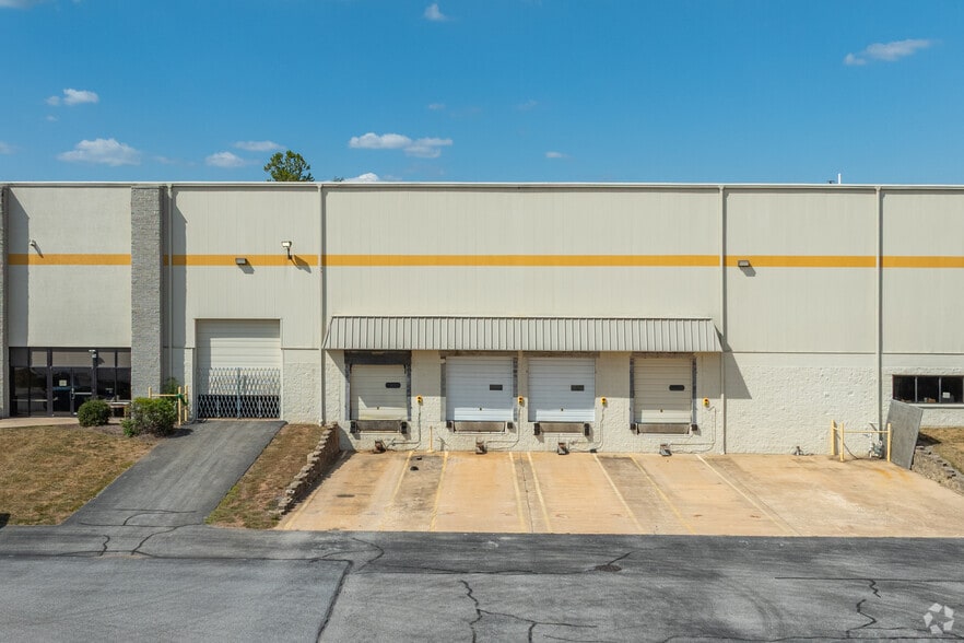 495 E Locust Ln, York, PA à louer - Photo du bâtiment - Image 2 de 5