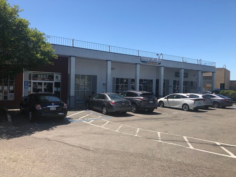3563 Castro Valley Blvd, Castro Valley, CA for lease - Building Photo - Image 3 of 7