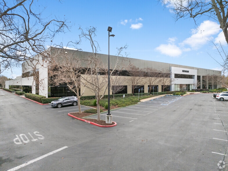 350 E Plumeria Dr, San Jose, CA for sale - Building Photo - Image 3 of 15