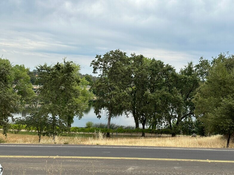 3053 Cambridge Rd, Cameron Park, CA à vendre - Photo du bâtiment - Image 2 de 21