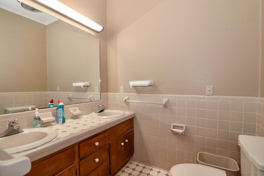 Retail in Rockwell, NC for lease - Interior Photo - Image 3 of 84