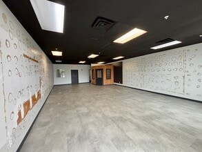 644 Migaldi Ln, Lansing, MI à louer Photo intérieure- Image 1 de 4