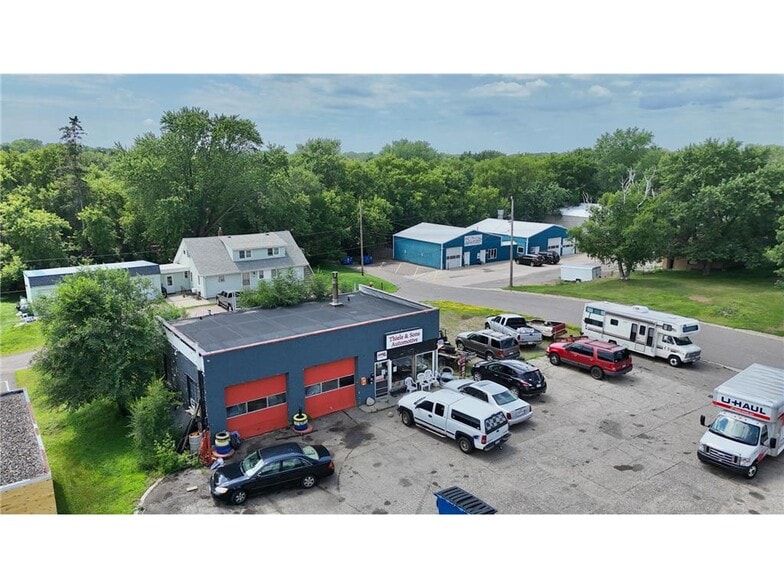 519 Benton Dr, Sauk Rapids, MN for sale - Building Photo - Image 2 of 17
