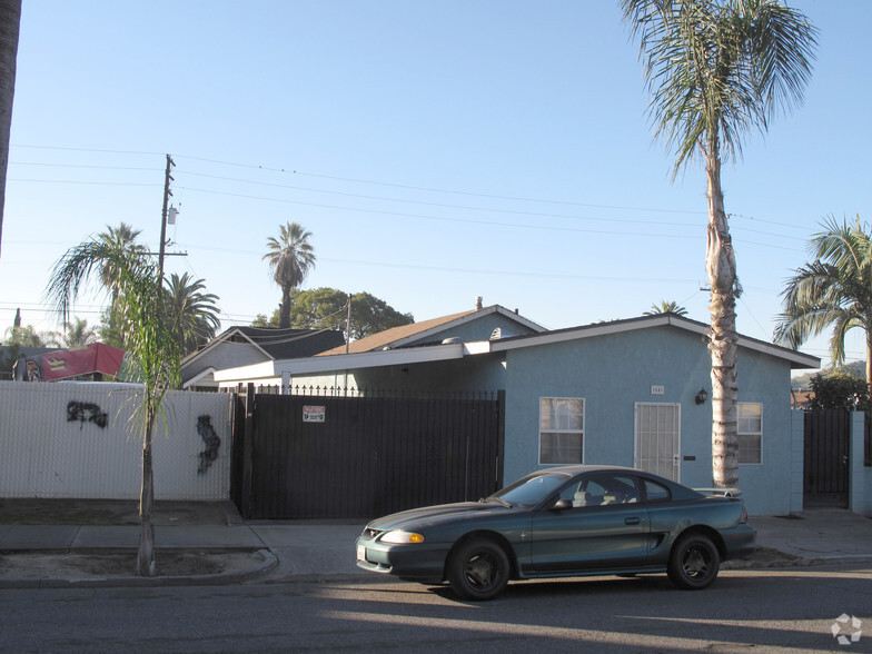 1036 W 2nd St, Pomona, CA for sale - Primary Photo - Image 1 of 3