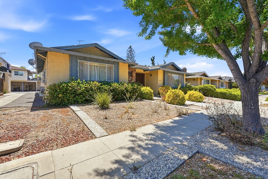 635 Bolton Ct, San Jose, CA à vendre - Photo du bâtiment - Image 2 de 18