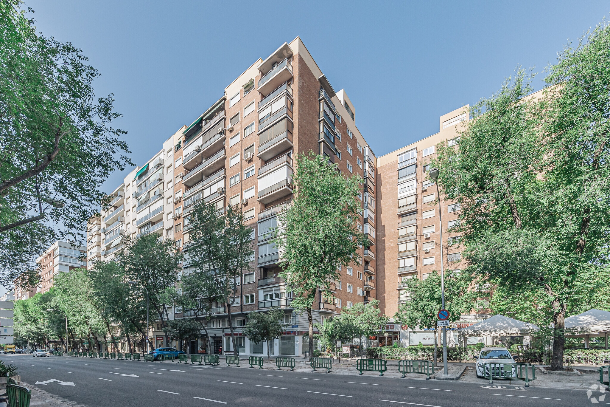 Retail in Madrid, Madrid for lease Primary Photo- Image 1 of 2