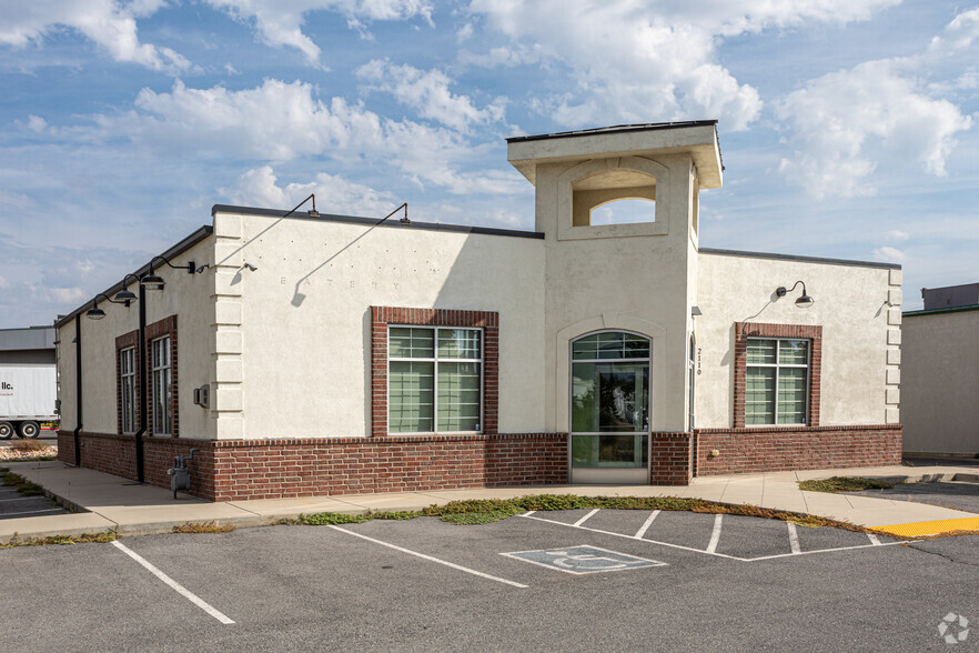 2110 W North Temple, Salt Lake City, UT for lease - Building Photo - Image 3 of 5