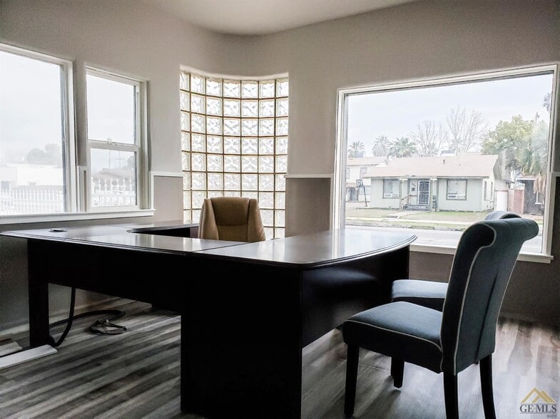 430 18th St, Bakersfield, CA for lease - Interior Photo - Image 3 of 7